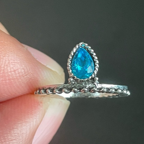 Teal crystal woman ring size 4 - Picture 4 of 8